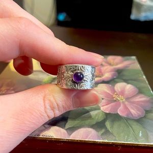 Sterling silver amethyst ring (size 8)
